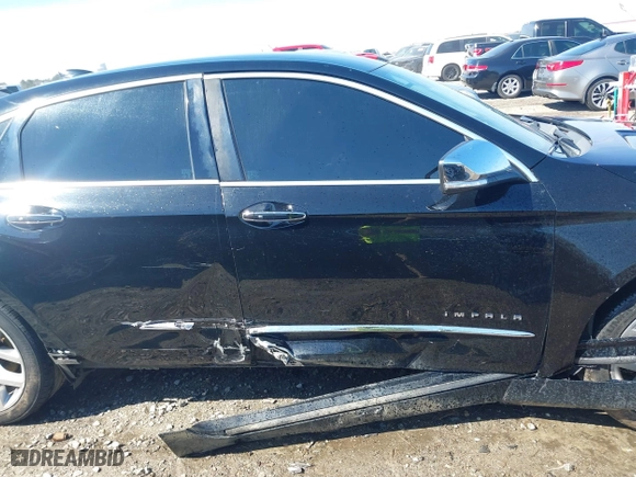 2015 Chevrolet Impala LTZ with VIN 2G1165S31F9220567, listed as a IAAI auction lot 41653330 with 211,891 mi miles. Bid and sale history available at carsss.com. Image 13.