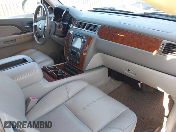 2007 Chevrolet Tahoe LTZ z VIN 1GNFK13037J325405, wystawiony jako IAAI lot #40521222 z przebiegiem 162 182 mil mil oraz . Historia ofert i sprzedaży dostępna na DreamBid. Obrazek 5.