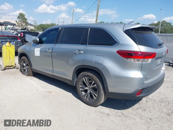 2019 Toyota Highlander LE with VIN 5TDZZRFH8KS362902, listed as a IAAI auction lot 42134460 with 40,102 mi miles and . Bid and sale history available at DreamBid. Image 3.
