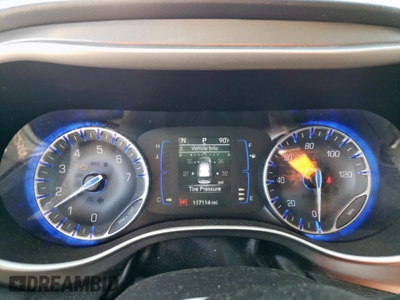 2020 Chrysler Pacifica Touring L with VIN 2C4RC1BG7LR125649, listed as a Copart auction lot 57873365 with 117,114 mi miles and Salvage title. Bid and sale history available at DreamBid. Image 9.