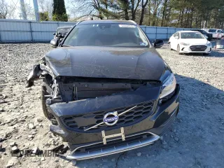 2018 Volvo V60 z VIN YV440MWK0J2057058, wystawiony jako Copart lot #53334575 z przebiegiem 82 041 mil mil oraz Szkoda całkowita • Salvage title. Historia ofert i sprzedaży dostępna na DreamBid. Obrazek 5.