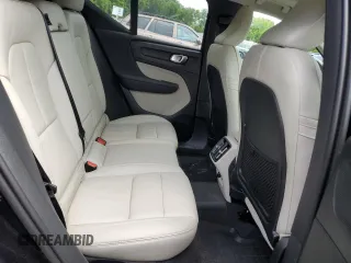 2023 Volvo XC40 Plus Bright Theme с VIN YV4L12UN0P2990297, выставлен на аукционе Copart как лот 58774155 с пробегом 24 189 миль миль и Списание • Salvage title. История ставок и продаж доступна на DreamBid. Изображение 11.