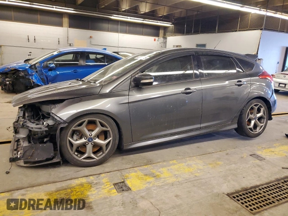 2018 Ford Focus ST with VIN 1FADP3L99JL282007, listed as a Copart auction lot 43141075 with 57,495 mi miles and Salvage Title. Bid and sale history available at DreamBid. Image 1.