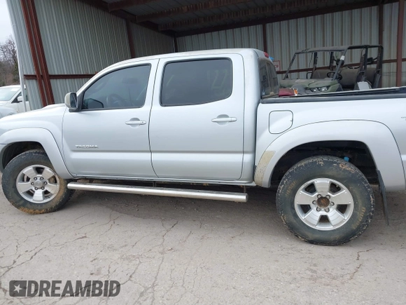 2008 Toyota Tacoma PreRunner with VIN 3TMJU62NX8M067203, listed as a IAAI auction lot 41348958 with 161,195 mi miles. Bid and sale history available at carsss.com. Image 14.