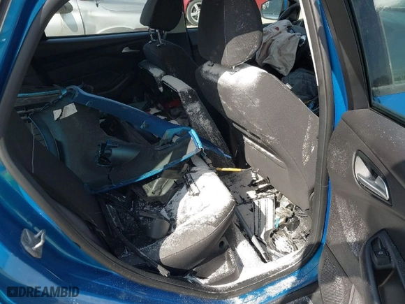 2013 Ford Focus SE with VIN 1FADP3K29DL283330, listed as a IAAI auction lot 42028093 with 101,391 mi miles. Bid and sale history available at carsss.com. Image 8.