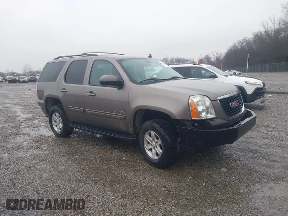 2011 GMC Yukon SLE with VIN 1GKS2AE0XBR249314, listed as a IAAI auction lot 41451903 with 249,673 mi miles. Bid and sale history available at carsss.com. Image 1.