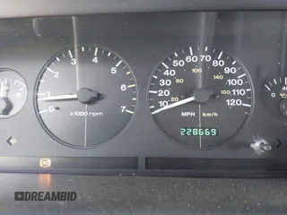 1998 Jeep Grand Cherokee Laredo with VIN 1J4FX58S9WC137514, listed as a IAAI auction lot 42305247 with 228,669 mi miles and . Bid and sale history available at DreamBid. Image 7.