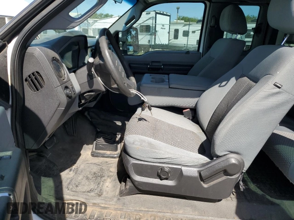 2014 Ford F-250 XL with VIN 1FT7X2B64EEB66846, listed as a Copart auction lot 57212565 with 261,721 mi miles and Salvage title. Bid and sale history available at DreamBid. Image 7.