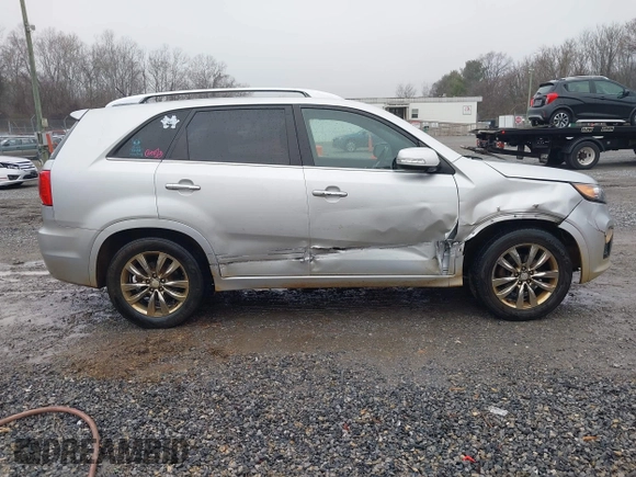 2013 Kia Sorento SX with VIN 5XYKWDA29DG342965, listed as a IAAI auction lot 41001039 with 163,760 mi miles. Bid and sale history available at carsss.com. Image 13.