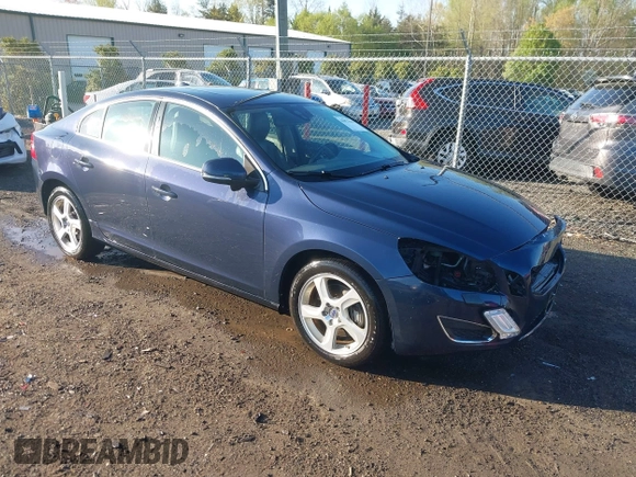 2013 Volvo S60 T5 with VIN YV1612FH3D2189120, listed as a IAAI auction lot 41971644 with 63,423 mi miles. Bid and sale history available at carsss.com. Image 1.