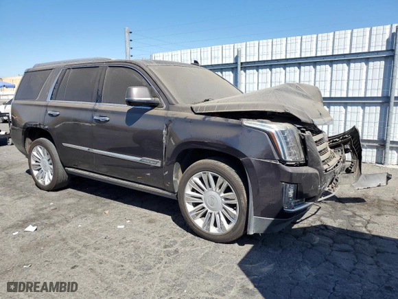 2015 Cadillac Escalade Premium with VIN 1GYS4NKJ4FR644633, listed as a Copart auction lot 68281054 with 143,470 mi miles and Salvage Title. Bid and sale history available at carsss.com. Image 4.