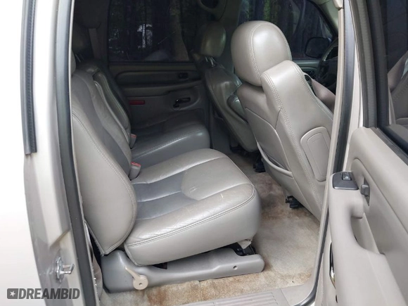 2004 GMC Yukon XL Denali with VIN 1GKFK66U34J280549, listed as a IAAI auction lot 42086519 with 386,587 mi miles. Bid and sale history available at carsss.com. Image 8.