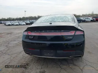 2017 Lincoln MKZ Hybrid Premiere z VIN 3LN6L5KU6HR622317, wystawiony jako IAAI lot #42124629 z przebiegiem 62 674 mil mil oraz . Historia ofert i sprzedaży dostępna na DreamBid. Obrazek 17.