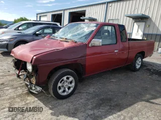 1996 Nissan Frontier XE z VIN 1N6SD16S8TC335129, wystawiony jako Copart lot #55884495 z przebiegiem 313 757 mil mil oraz Szkoda całkowita • Salvage title. Historia ofert i sprzedaży dostępna na DreamBid. Obrazek 1.