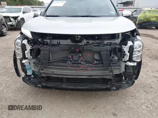 2025 Mitsubishi Outlander SEL z VIN JA4J3VA81SZ015726, wystawiony jako IAAI lot #42392744 z przebiegiem 4004 mil mil oraz . Historia ofert i sprzedaży dostępna na DreamBid. Obrazek 6.
