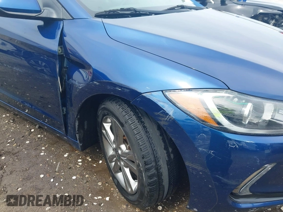 2017 Hyundai Elantra SE z VIN 5NPD84LFXHH128875, wystawiony jako IAAI lot #42260974 z przebiegiem 103 009 mil mil oraz . Historia ofert i sprzedaży dostępna na DreamBid. Obrazek 6.