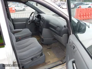 2005 Dodge Caravan SE with VIN 1D4GP24R85B124336, listed as a IAAI auction lot 41917022 with 282,068 mi miles. Bid and sale history available at carsss.com. Image 5.