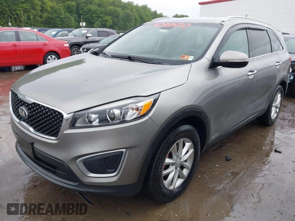 2017 Kia Sorento LX с VIN 5XYPGDA31HG270824, выставлен на аукционе IAAI как лот 42344131 с пробегом 195 128 миль миль и . История ставок и продаж доступна на DreamBid. Изображение 17.