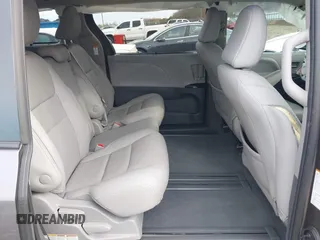 2020 Toyota Sienna XLE Auto Access Seat with VIN 5TDYZ3DCXLS074767, listed as a IAAI auction lot 41584795 with 73,568 mi miles. Bid and sale history available at carsss.com. Image 8.