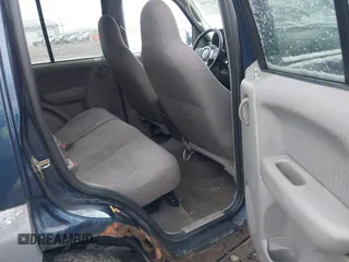 2002 Jeep Liberty Sport with VIN 1J8GL48K32W132617, listed as a IAAI auction lot 41732799 with 202,894 mi miles. Bid and sale history available at carsss.com. Image 8.