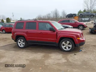 2014 Jeep Patriot Latitude with VIN 1C4NJPFA0ED690182, listed as a IAAI auction lot 41792670 with 91,677 mi miles and . Bid and sale history available at carsss.com. Image 13.