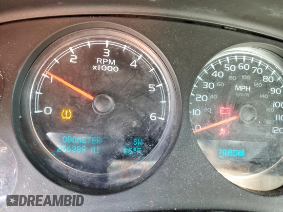 2010 Chevrolet Suburban LT with VIN 1GNUCJE06AR291731, listed as a Copart auction lot 42955925 with 256,389 mi miles and Salvage Title. Bid and sale history available at carsss.com. Image 9.