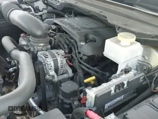 2022 Ram 1500 Big Horn z VIN 1C6RREFT2NN125613, wystawiony jako IAAI lot #42920058 z przebiegiem 114 431 mil mil oraz . Historia ofert i sprzedaży dostępna na DreamBid. Obrazek 20.