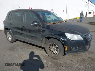 2011 Volkswagen Tiguan SE с VIN WVGBV7AX7BW549852, выставлен на аукционе IAAI как лот 41756646 с пробегом Не указан миль и . История ставок и продаж доступна на DreamBid. Изображение 1.