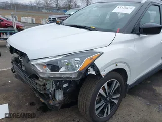 2018 Nissan Kicks SR with VIN 3N1CP5CU0JL510389, listed as a IAAI auction lot 41710875 with 48,001 mi miles. Bid and sale history available at carsss.com. Image 6.