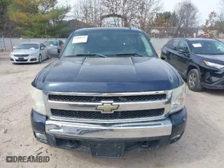 2011 Chevrolet Silverado 1500 LT with VIN 1GCPKSE39BF122685, listed as a IAAI auction lot 41808179 with 168,773 mi miles. Bid and sale history available at carsss.com. Image 12.