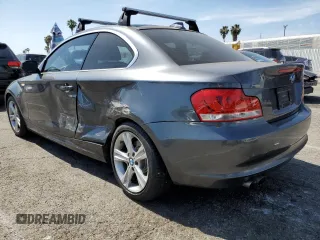2013 BMW 1 Series 128i z VIN WBAUP7C5XDVP25110, wystawiony jako Copart lot #58033485 z przebiegiem 88 989 mil mil oraz Szkoda całkowita • Salvage title. Historia ofert i sprzedaży dostępna na DreamBid. Obrazek 2.