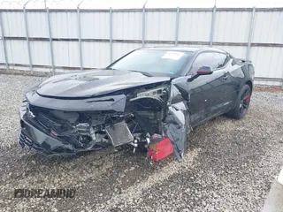 2022 Chevrolet Camaro 1SS with VIN 1G1FF1R75N0116485, listed as a IAAI auction lot 41920161 with 33,440 mi miles and . Bid and sale history available at carsss.com. Image 2.