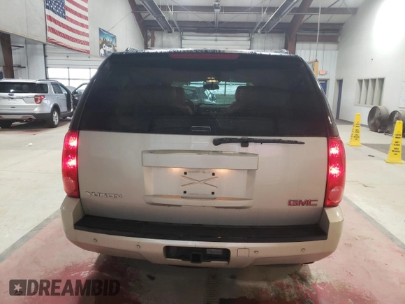 2008 GMC Yukon SLT w/4SB with VIN 1GKFC13J48J227438, listed as a Copart auction lot 48971415 with 209,626 mi miles and Salvage Title. Bid and sale history available at carsss.com. Image 6.