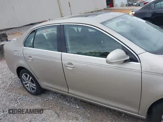 2006 Volkswagen Jetta 2.5L with VIN 3VWSF71K46M702678, listed as a IAAI auction lot 40882527 with 86,506 mi miles and . Bid and sale history available at DreamBid. Image 14.