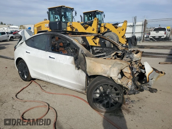 2024 Tesla Model 3 with VIN 5YJ3E1EA9RF858023, listed as a Copart auction lot 45086145 with 0 mi miles and Non Repairable. Bid and sale history available at carsss.com. Image 4.