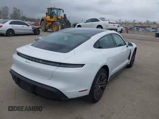 2024 Porsche Taycan z VIN WP0AA2Y13RSA10794, wystawiony jako IAAI lot #42182816 z przebiegiem 5 880 mil mil oraz . Historia ofert i sprzedaży dostępna na DreamBid. Obrazek 4.