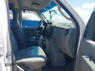 2012 Ford Econoline Cargo Commercial z VIN 1FTNS2EW8CDA92514, wystawiony jako IAAI lot #42455632 z przebiegiem 280 019 mil mil oraz . Historia ofert i sprzedaży dostępna na DreamBid. Obrazek 5.