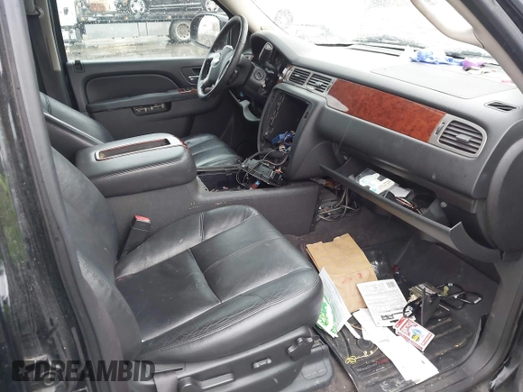 2012 Chevrolet Suburban LT z VIN 1GNSCJE06CR222550, wystawiony jako IAAI lot #41783006 z przebiegiem 256 107 mil mil oraz . Historia ofert i sprzedaży dostępna na DreamBid. Obrazek 5.