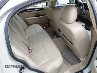 2006 Lincoln Town Car Signature Limited z VIN 1LNHM82V26Y619302, wystawiony jako IAAI lot #42333085 z przebiegiem 176 879 mil mil oraz . Historia ofert i sprzedaży dostępna na DreamBid. Obrazek 8.