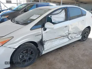 2012 Toyota Prius One z VIN JTDKN3DU4C5485047, wystawiony jako IAAI lot #41749139 z przebiegiem 177 800 mil mil oraz . Historia ofert i sprzedaży dostępna na DreamBid. Obrazek 6.