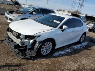 2020 Toyota Camry LE with VIN 4T1C11AK2LU952832, listed as a Copart auction lot 49873975 with 61,376 mi miles and Salvage Title. Bid and sale history available at carsss.com. Image 1.