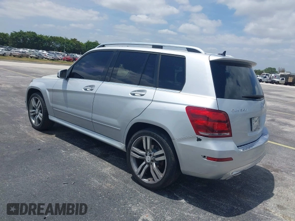 2014 Mercedes-Benz GLK 350 z VIN WDCGG5HB4EG203463, wystawiony jako IAAI lot #42090671 z przebiegiem 217 216 mil mil oraz . Historia ofert i sprzedaży dostępna na DreamBid. Obrazek 3.