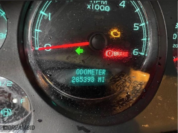 2007 Chevrolet Suburban LS with VIN 1GNFC16087J233778, listed as a Copart auction lot 44757015 with 285,393 mi miles and Salvage Title. Bid and sale history available at carsss.com. Image 9.