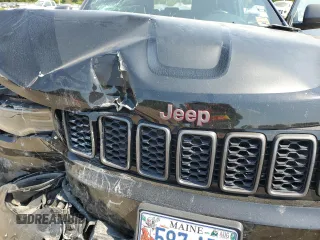 2019 Jeep Grand Cherokee Trailhawk with VIN 1C4RJFLG6KC838275, listed as a Copart auction lot 53002185 with 77,597 mi miles and Salvage title. Bid and sale history available at DreamBid. Image 13.