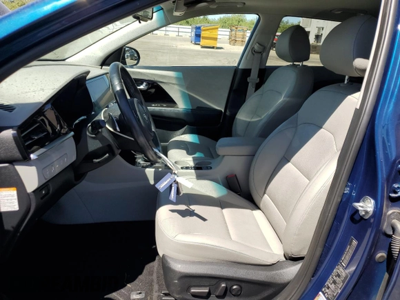 2020 Kia Niro EX Premium with VIN KNDCE3LC5L5400035, listed as a Copart auction lot 67534224 with 27,212 mi miles and Salvage Title. Bid and sale history available at carsss.com. Image 7.