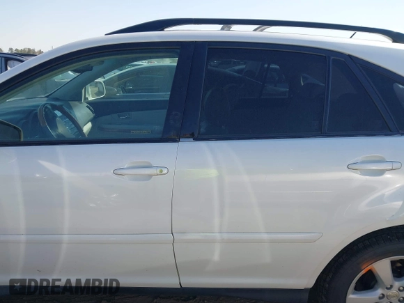2004 Lexus RX 330 with VIN JTJHA31U140010865, listed as a IAAI auction lot 41869057 with 262,873 mi miles. Bid and sale history available at carsss.com. Image 14.