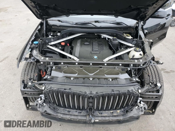 2020 BMW X5 xDrive40i z VIN 5UXCR6C05LLL82092, wystawiony jako Copart lot #55385695 z przebiegiem 28 599 mil mil oraz Szkoda całkowita • Salvage title. Historia ofert i sprzedaży dostępna na DreamBid. Obrazek 12.