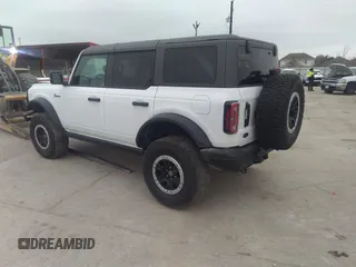2023 Ford Bronco z VIN 1FMEE5DP9PLB30696, wystawiony jako IAAI lot #41468543 z przebiegiem 12 465 mil mil oraz . Historia ofert i sprzedaży dostępna na DreamBid. Obrazek 3.