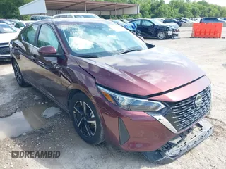 2024 Nissan Sentra SV z VIN 3N1AB8CV2RY298741, wystawiony jako IAAI lot #42744209 z przebiegiem 28 739 mil mil oraz . Historia ofert i sprzedaży dostępna na DreamBid. Obrazek 1.