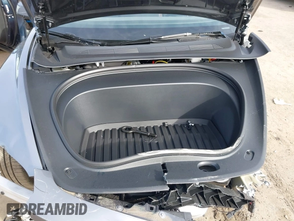 2025 Tesla Model 3 Long Range with VIN 5YJ3E1EB4SF873799, listed as a IAAI auction lot 41548818 with 2,129 mi miles and . Bid and sale history available at DreamBid. Image 10.